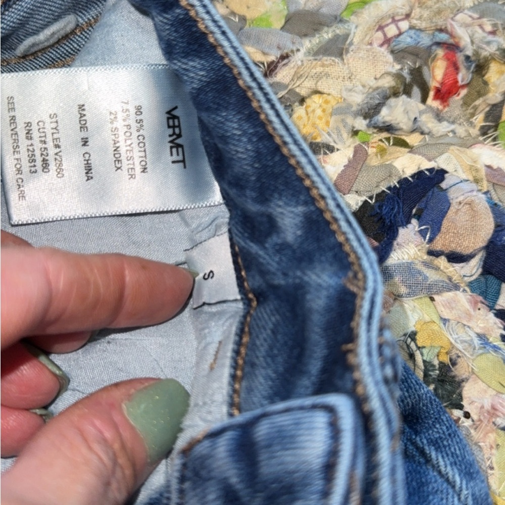 Vervet shorts size small - Picture 3 of 4